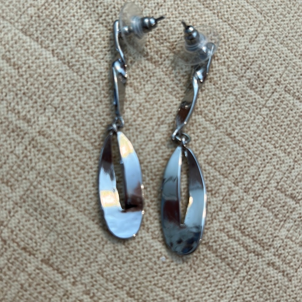 Chico’s silver tone hanging earrings